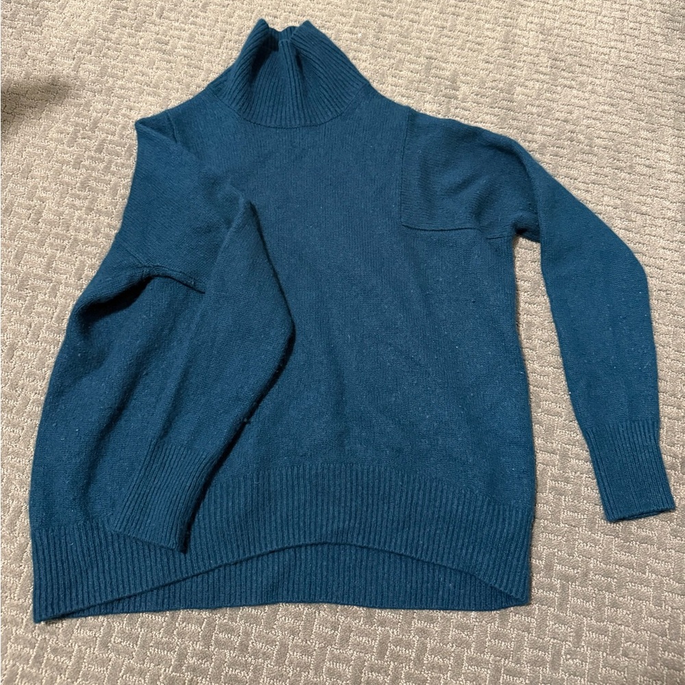 Athleta sweater